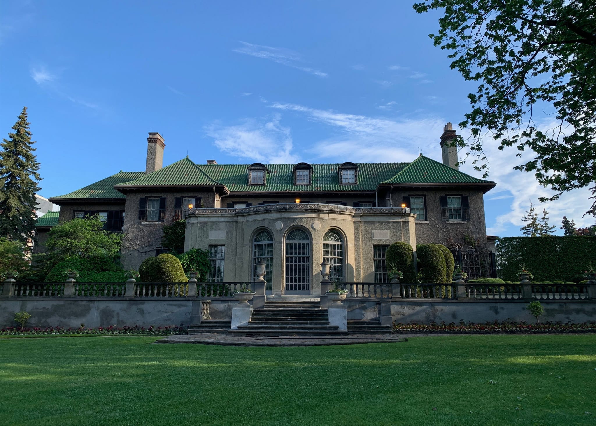 Parkwood south lawn
